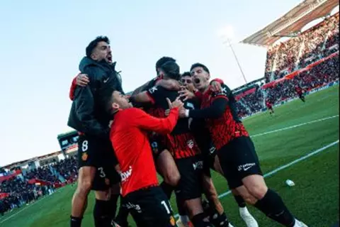 ريال مايوركا يوقف لاعبه داني رودريجيز ويجرده من شارة القيادة